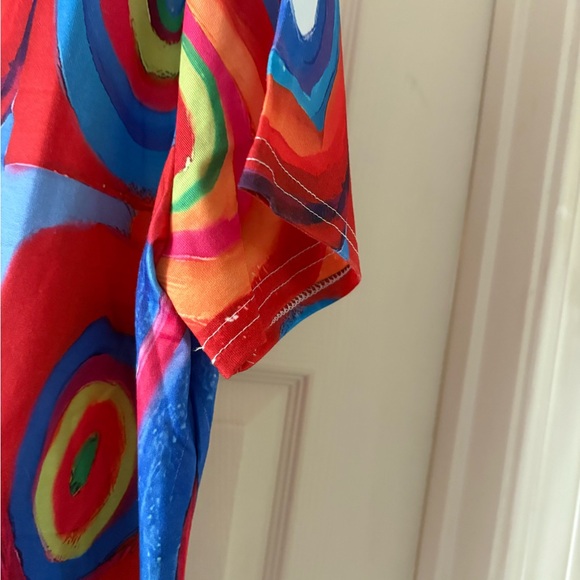 Colorful Abstract Patterned Top - Picture 5 of 8